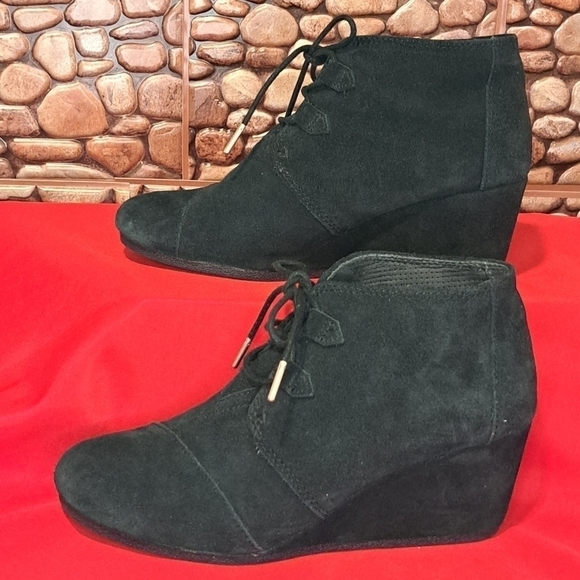 Toms Suede Ankle Booties - Picture 2 of 7